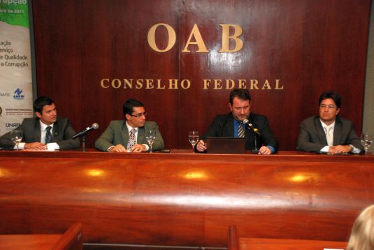 Debate trata de valorização de carreiras típicas e combate à corrupção