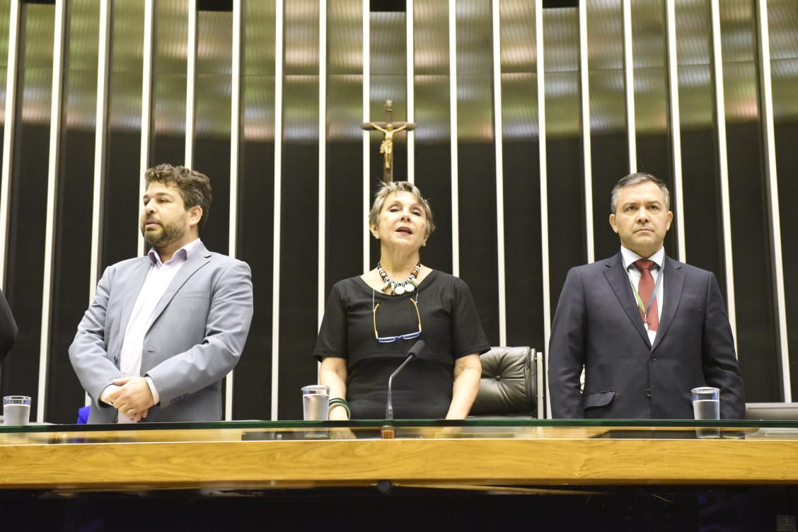 Dia do Servidor» “São os servidores públicos que mantêm o país de pé”, afirma Marques, em sessão solene na Câmara