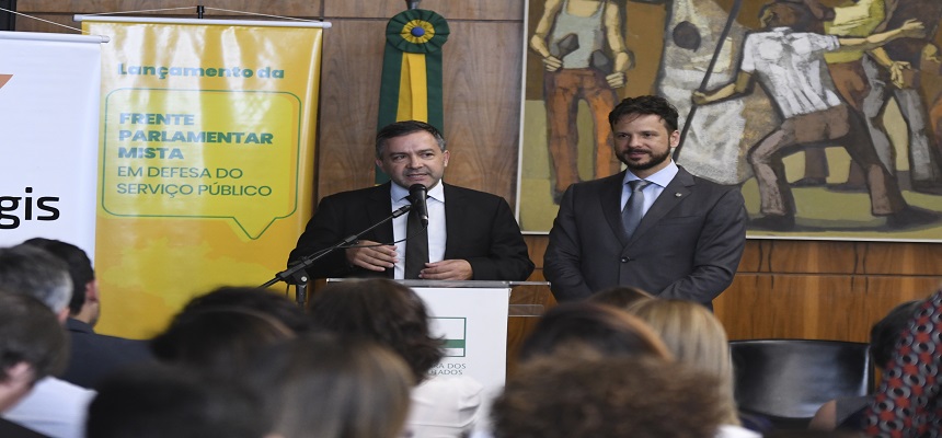 Governo vai deixar pontos polêmicos da reforma administrativa para depois