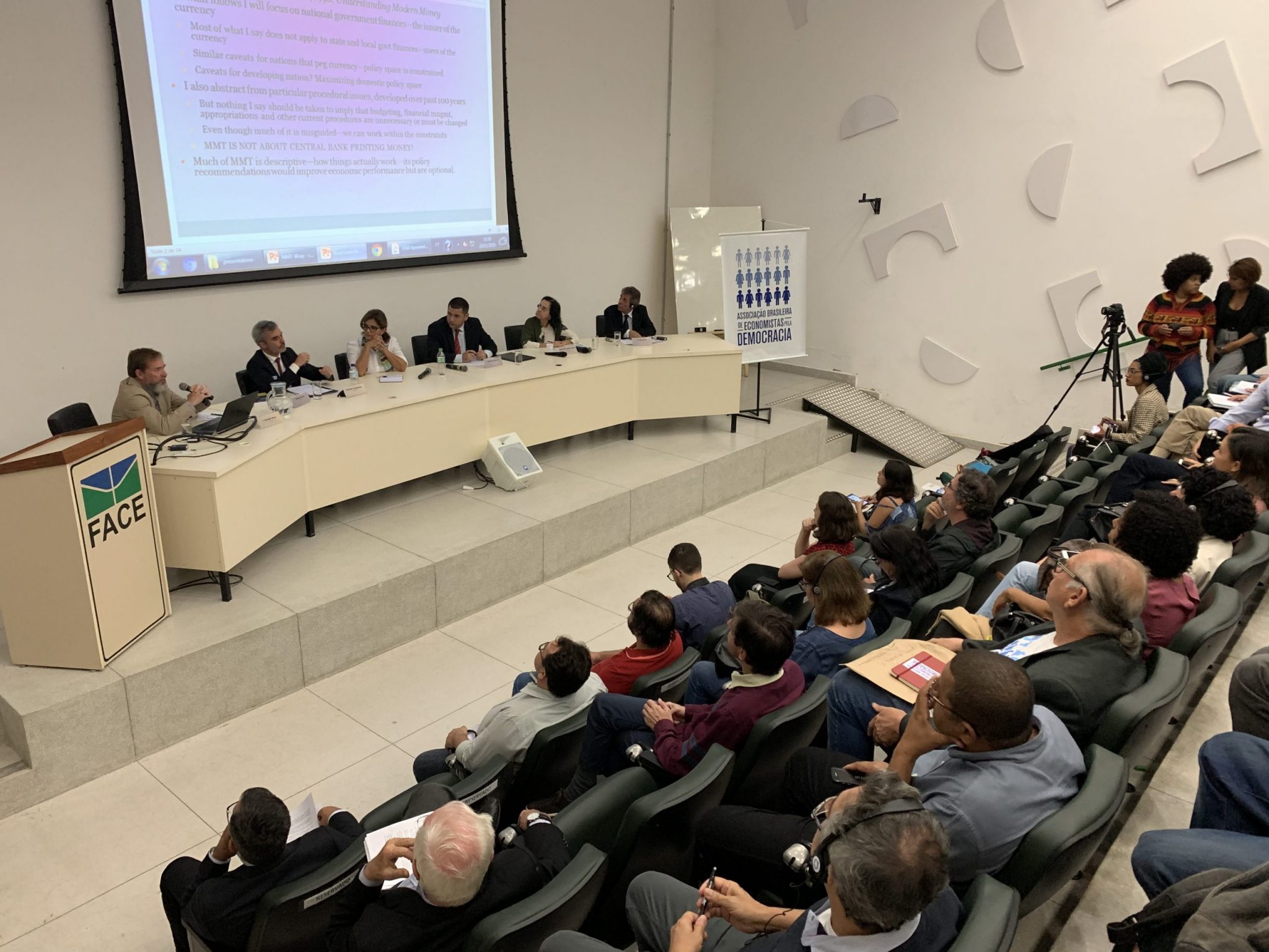 Palestra “Teoria Monetária Moderna e sua Aplicação para economias periféricas”
