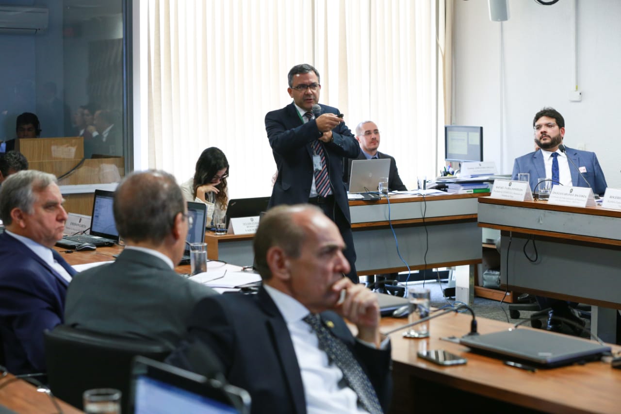 Previdência: Senadores defendem a inclusão dos Estados e Municípios na reforma