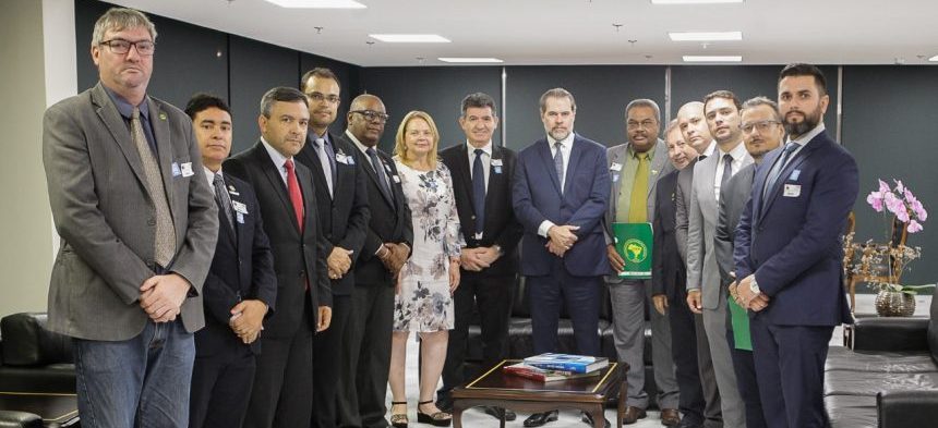 Presidente do STF recebe entidades de classe para tratar da MP 873