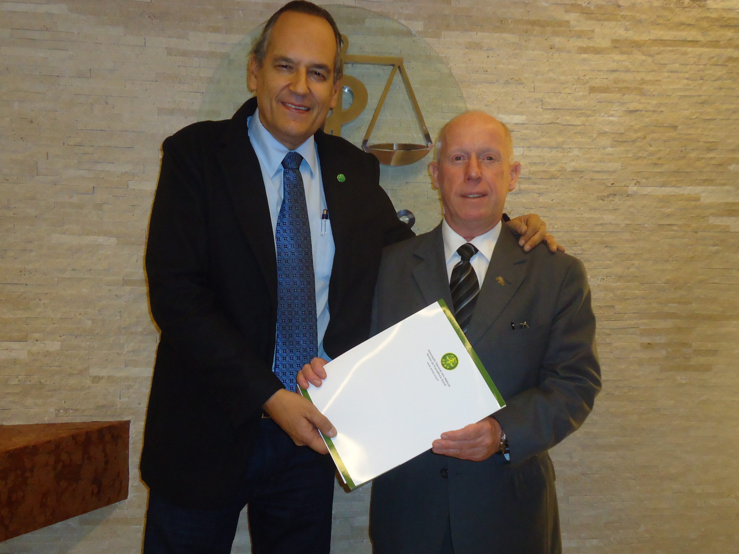 Presidente do Fonacate visita sede da ANMP