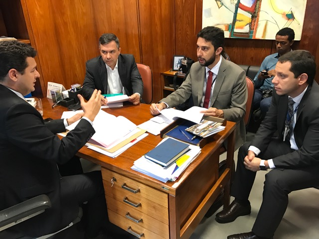 Fonacate e deputado Betinho Gomes debatem negociação coletiva