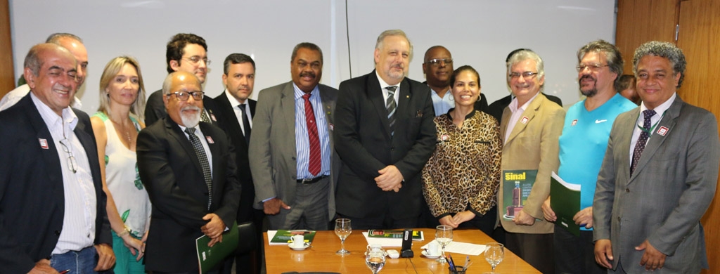 [FONACATE NA MÍDIA]» Conjuntura» Servidor deve sair do projeto