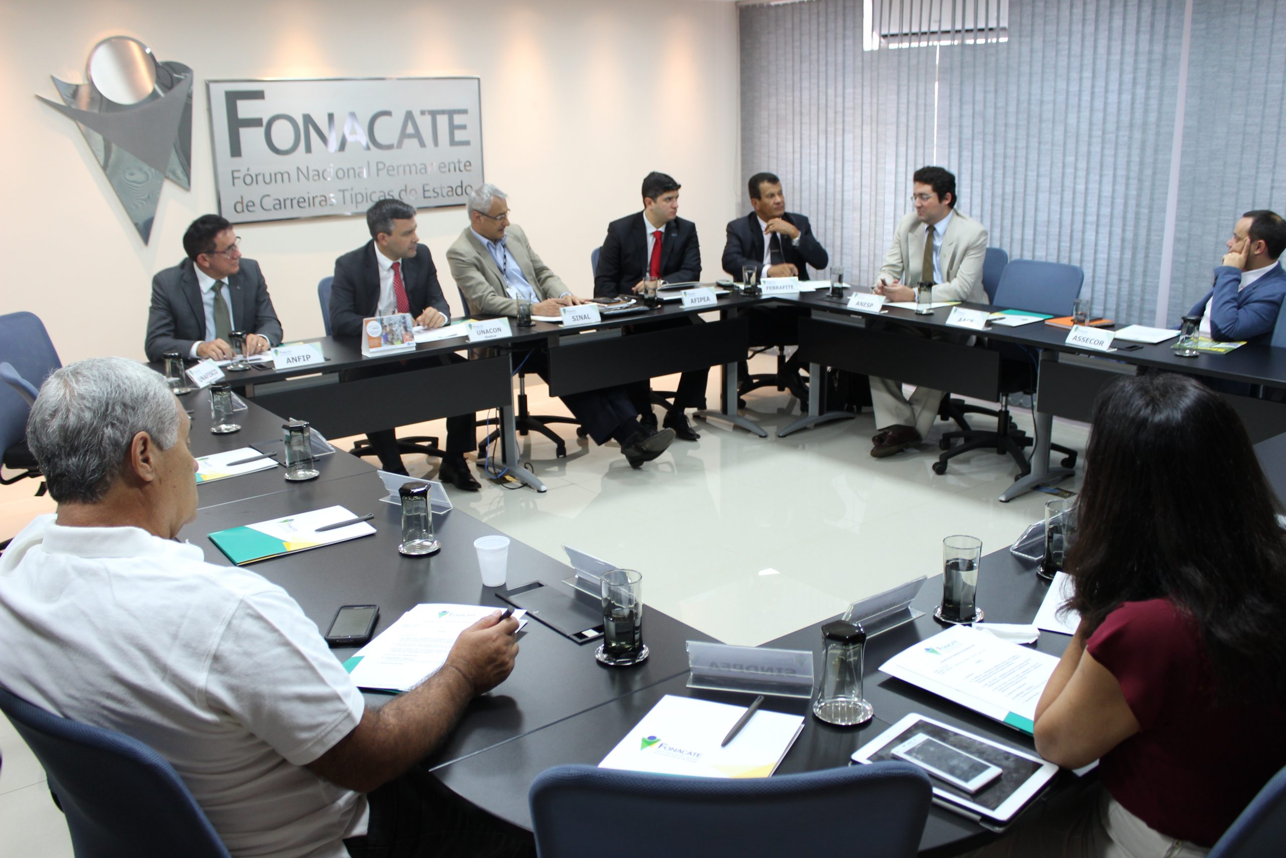 Fonacate e afiliadas se mobilizam contra projetos que podem prejudicar os servidores