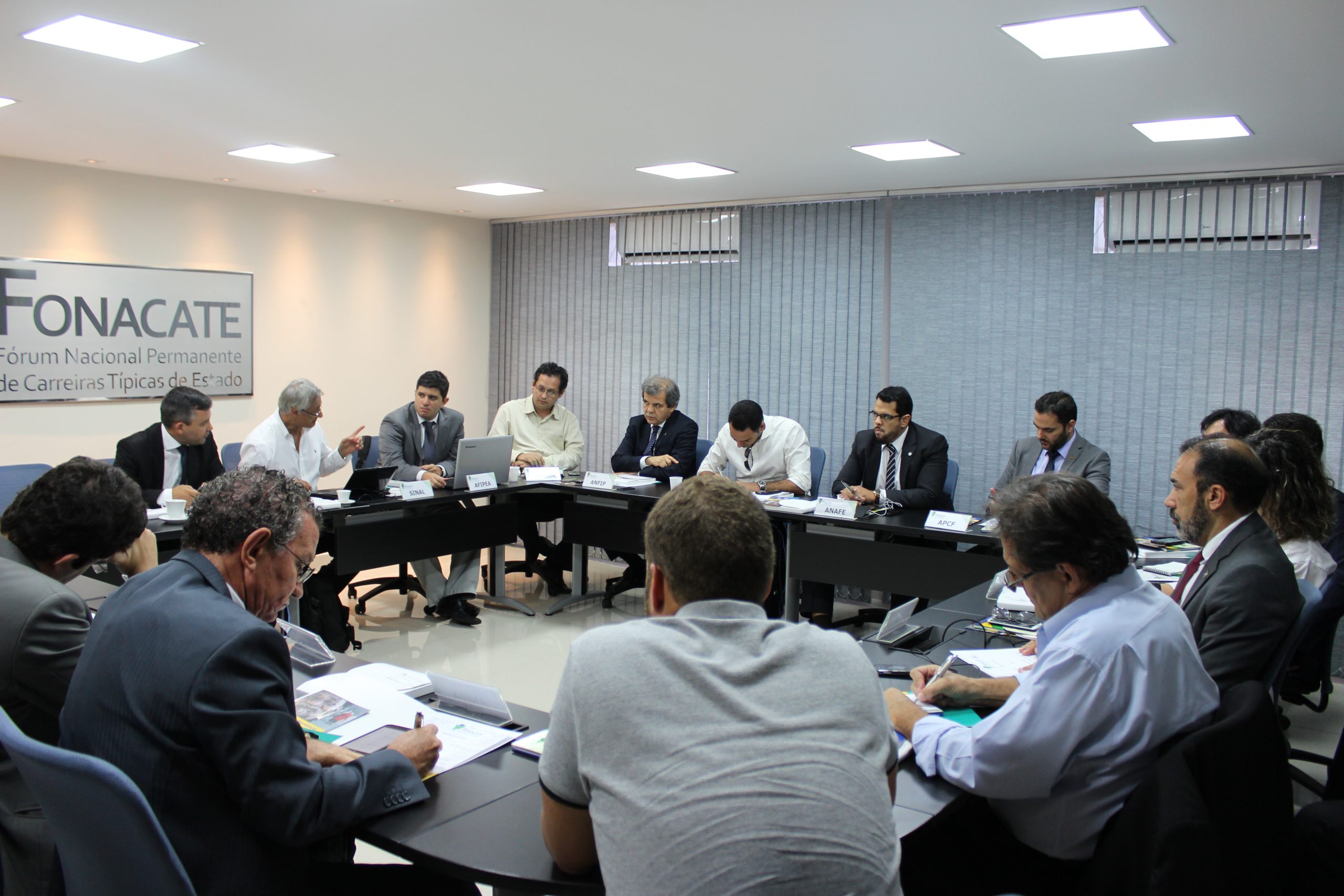 PREVIDÊNCIA» Carreiras de Estado vão somar forças à greve geral do dia 28 de abril