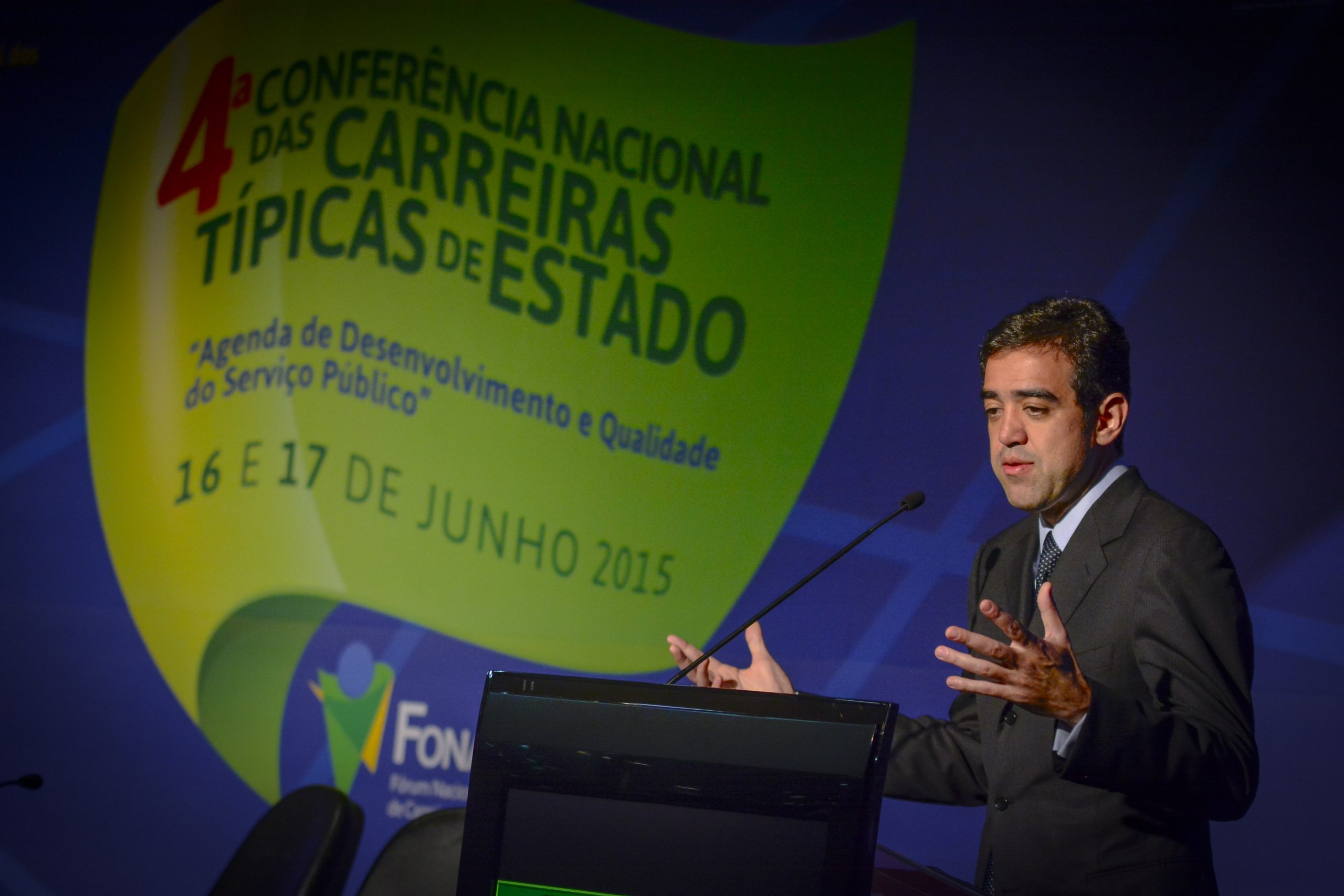 Ministro do TCU fala sobre qualificação e transparência do serviço público