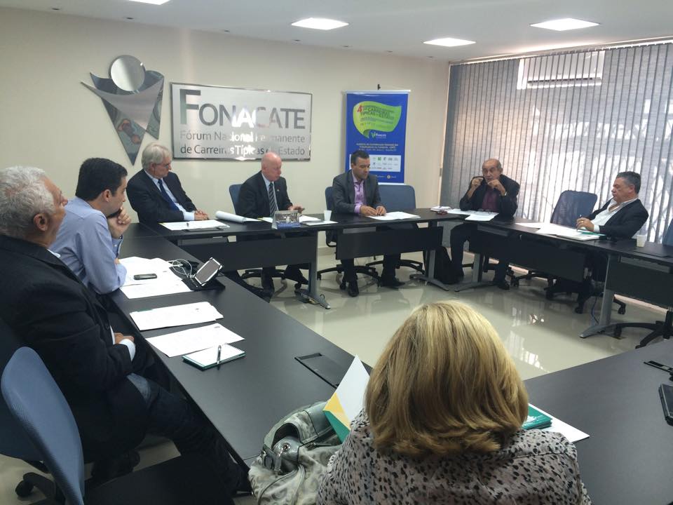 Fonacate e Centrais Sindicais debatem direito de greve dos servidores públicos
