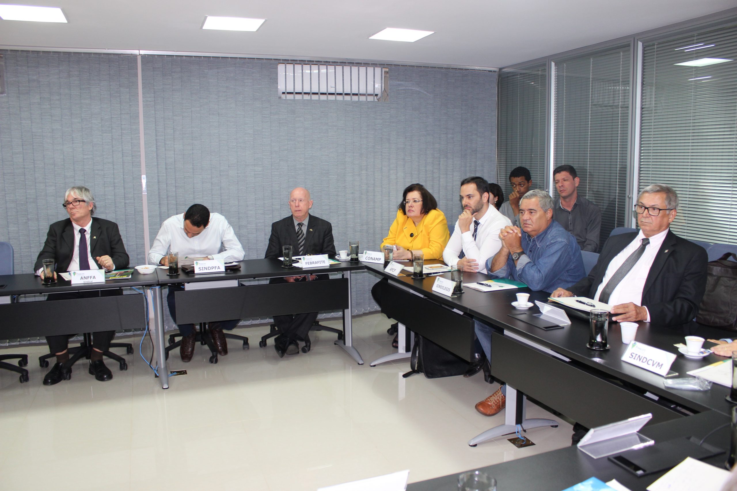 Fonacate e afiliadas querem debate amplo sobre teto salarial