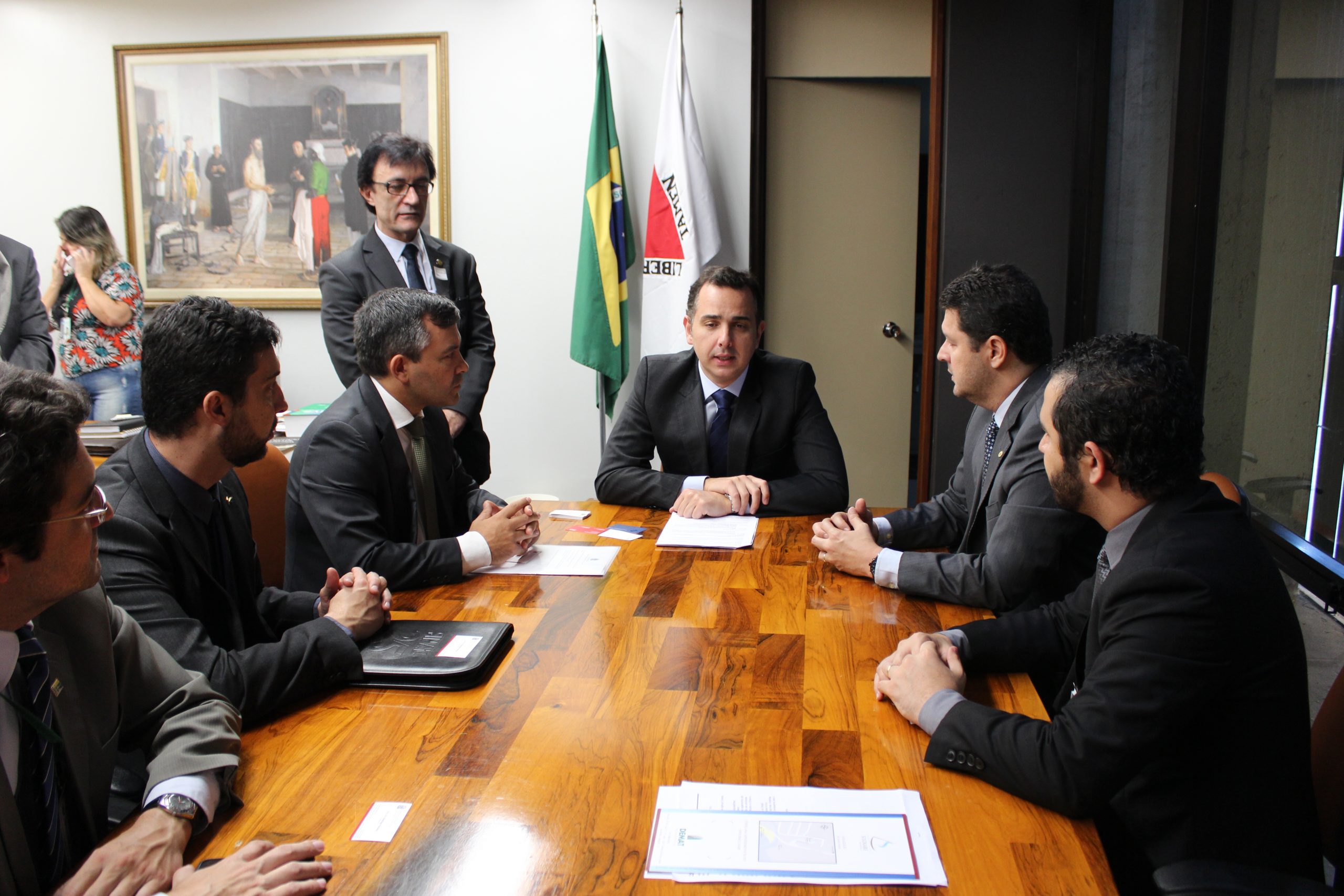 Negociação Coletiva» Entidades e relator defendem aprovação imediata da proposta