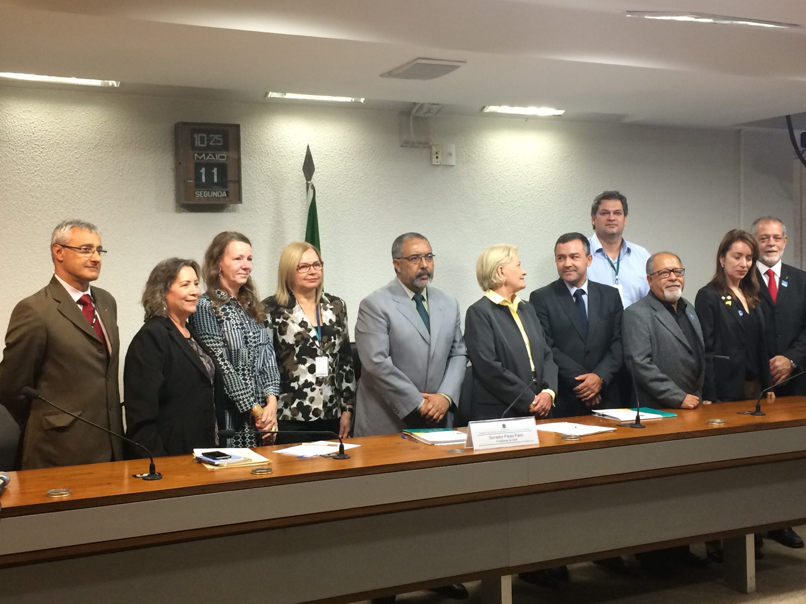 Comissão de Direitos Humanos adia debate sobre “Direito de Greve” e homenageia Luiz Henrique e Mendes Ribeiro Filho