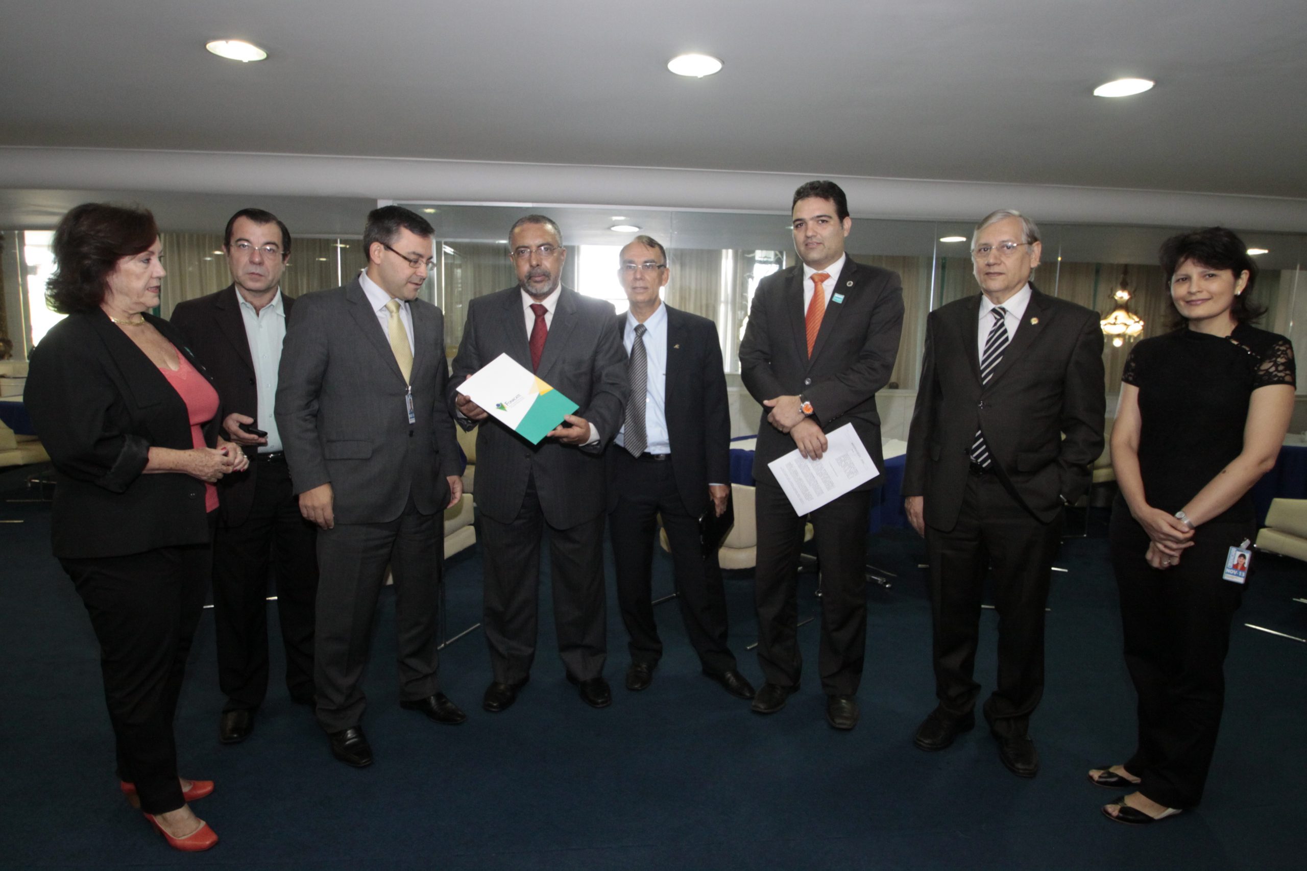 Fonacate protocola Projeto de Lei de Greve do Serviço Público no Senado Federal