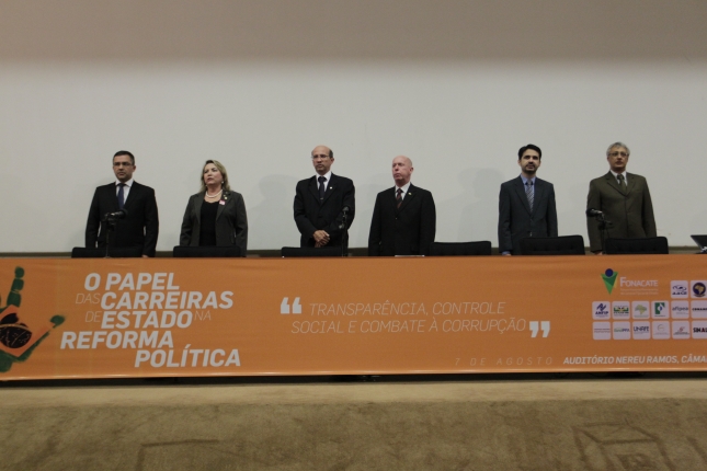REFORMA POLÍTICA: Carreiras de Estado querem voto facultativo e fidelidade absoluta