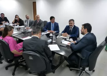 Na AGU, Fonacate debate pautas em defesa da democracia e combate às fake news