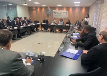 Fonacate define pautas para debate na Mesa Nacional de Negociação Permanente