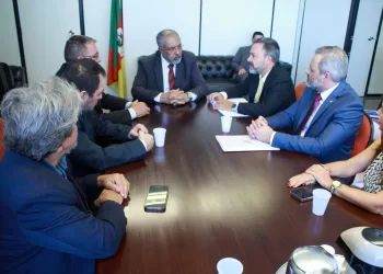 PARLAMENTAR: Em agenda no Congresso, Fonacate defende reajuste de federais e pautas do funcionalismo