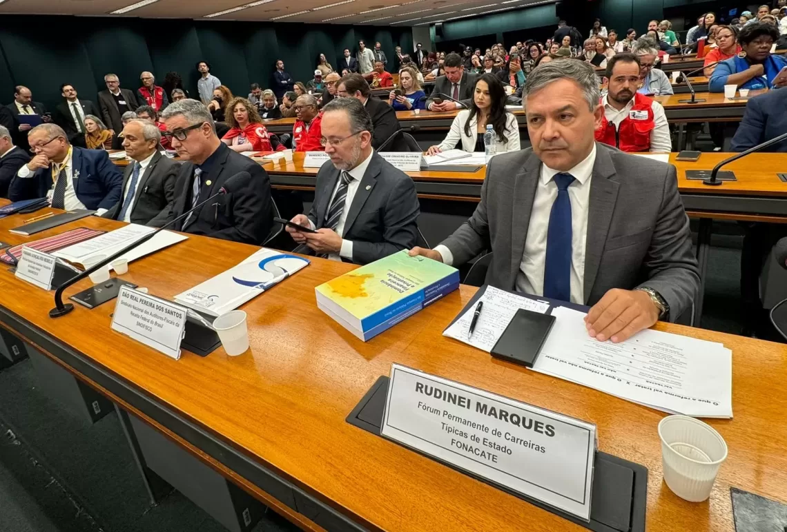 “Não aceitaremos a PEC 32 requentada!”, diz o presidente do Fonacate em audiência pública no GT da Reforma Administrativa