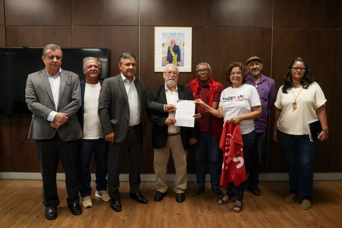 Fonacate e Fonasefe protocolam pauta unificada dos servidores públicos federais