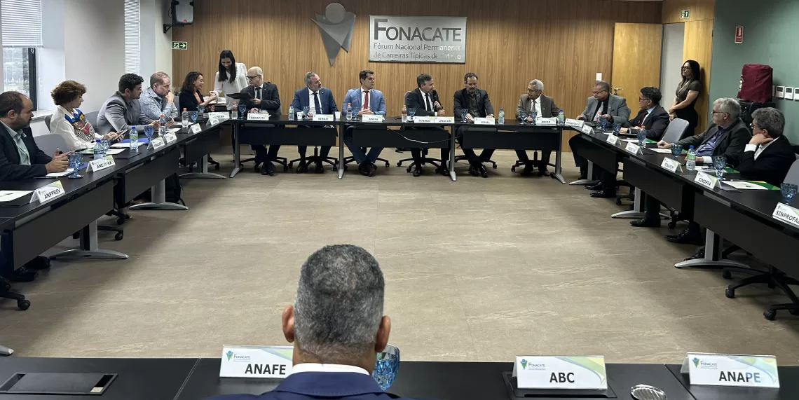 Assembleia» Entidades debatem adicional por tempo de serviço e cobram avanço em direitos coletivos dos servidores