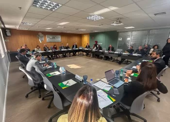 Assembleia do Fonacate aprova minuta de PEC para retomada do adicional por tempo de serviço a todos os servidores públicos